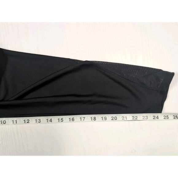 Under Armour Women’s XL Black HeatGear Compression Mesh Panel Cropped Leggings - Picture 8 of 9